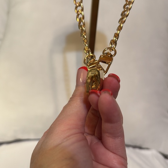 Louis Vuitton Lock and Key #320 on an unbranded chain - Picture 3 of 3